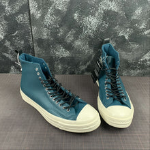Load image into Gallery viewer, Fleece-Lined Leather Chuck 70