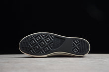Load image into Gallery viewer, Camo Chuck 70