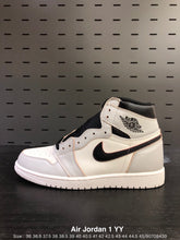 Load image into Gallery viewer, Air Jordan 1 Retro High SB 'NYC to Paris'
