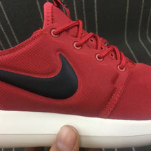 Load image into Gallery viewer, Roshe Two Gym Red