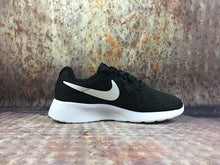 Load image into Gallery viewer, Nike Tanjun Black/White