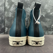 Load image into Gallery viewer, Fleece-Lined Leather Chuck 70
