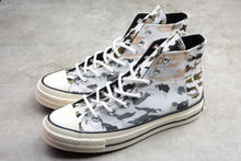 Load image into Gallery viewer, Camo Chuck 70