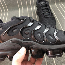 Load image into Gallery viewer, Air VaporMax Plus Triple Black