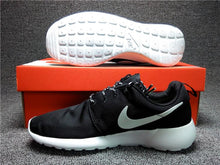 Load image into Gallery viewer, Nike Rosherun One Black White