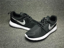 Load image into Gallery viewer, Roshe One Black/Metallic Platinum-White (W)