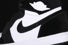 Load image into Gallery viewer, Wmns Air Jordan 1 Retro High OG 'Twist'
