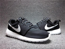 Load image into Gallery viewer, Nike Rosherun One Black White