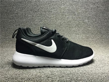 Load image into Gallery viewer, Roshe One Black/Metallic Platinum-White (W)