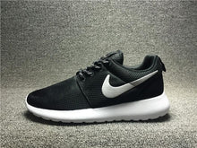 Load image into Gallery viewer, Roshe One Black/Metallic Platinum-White (W)