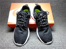 Load image into Gallery viewer, Nike Rosherun One Black White