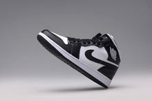 Load image into Gallery viewer, Air Jordan 1 Retro High OG 'Black/White'