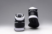 Load image into Gallery viewer, Air Jordan 1 Retro High OG 'Black/White'