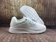 Load image into Gallery viewer, ROSHERUN NIKE TANJUN SE