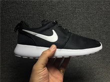 Load image into Gallery viewer, Roshe One Black/Metallic Platinum-White (W)