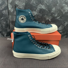 Load image into Gallery viewer, Fleece-Lined Leather Chuck 70