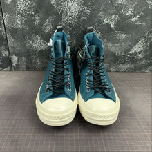 Load image into Gallery viewer, Fleece-Lined Leather Chuck 70