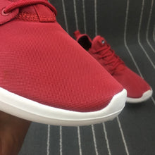 Load image into Gallery viewer, Roshe Two Gym Red