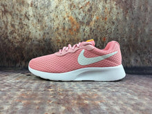 Load image into Gallery viewer, ROSHERUN NIKE TANJUN SE