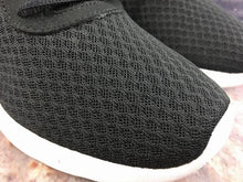 Load image into Gallery viewer, Nike Tanjun Black/White