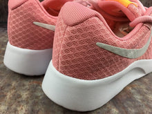 Load image into Gallery viewer, ROSHERUN NIKE TANJUN SE