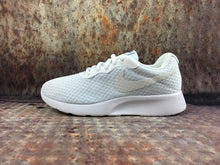 Load image into Gallery viewer, ROSHERUN NIKE TANJUN SE